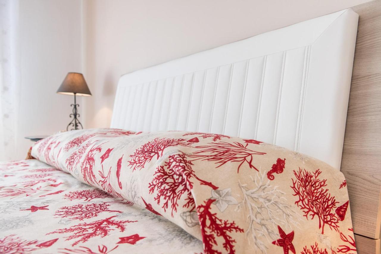 La Castellese Bed & Breakfast Aci Castello Luaran gambar