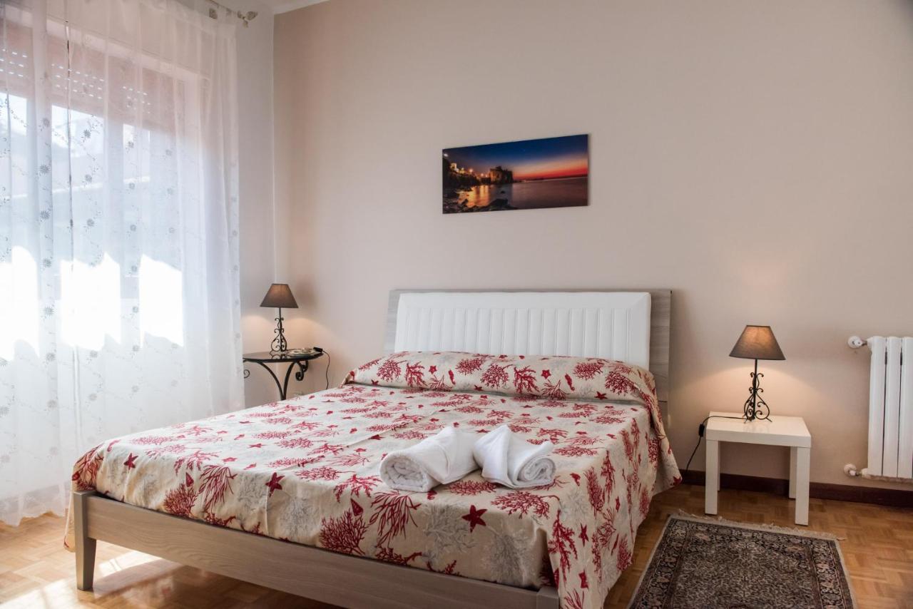 La Castellese Bed & Breakfast Aci Castello Luaran gambar