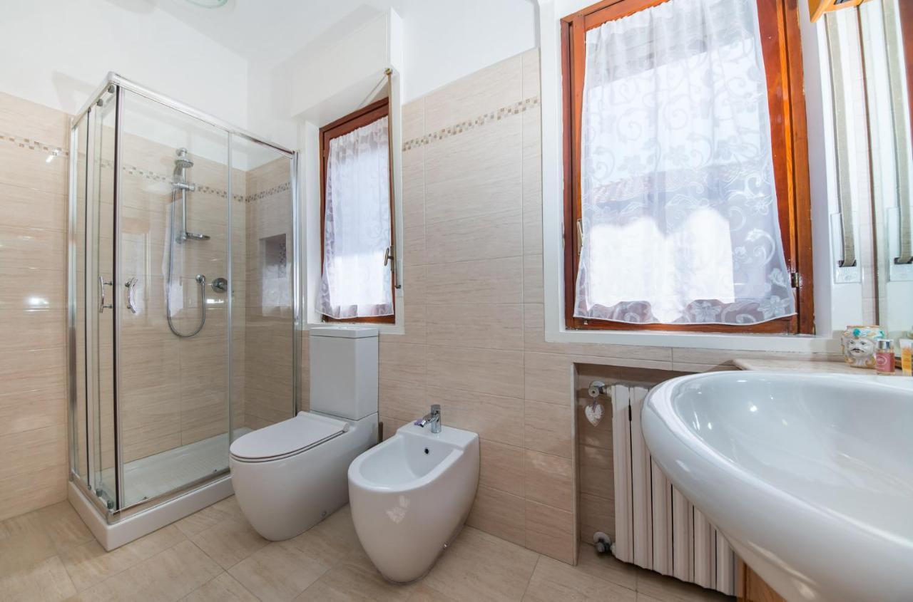 La Castellese Bed & Breakfast Aci Castello Luaran gambar