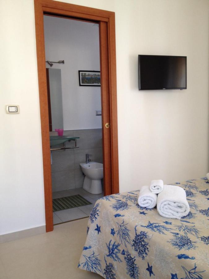 La Castellese Bed & Breakfast Aci Castello Luaran gambar