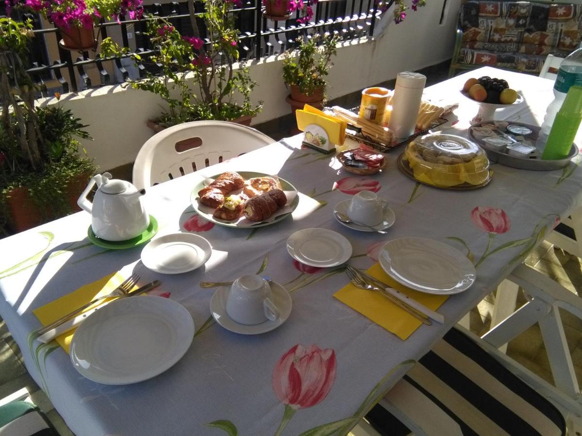 La Castellese Bed & Breakfast Aci Castello Luaran gambar