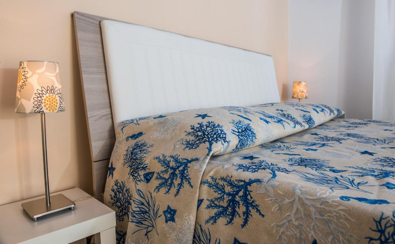 La Castellese Bed & Breakfast Aci Castello Luaran gambar