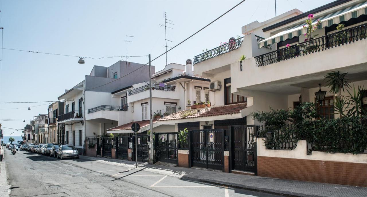 La Castellese Bed & Breakfast Aci Castello Luaran gambar