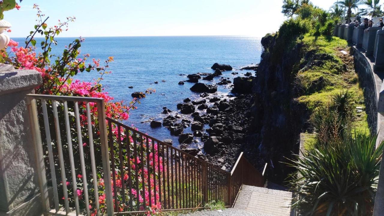 La Castellese Bed & Breakfast Aci Castello Luaran gambar
