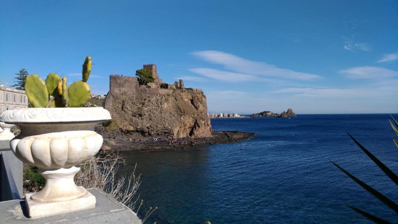 La Castellese Bed & Breakfast Aci Castello Luaran gambar