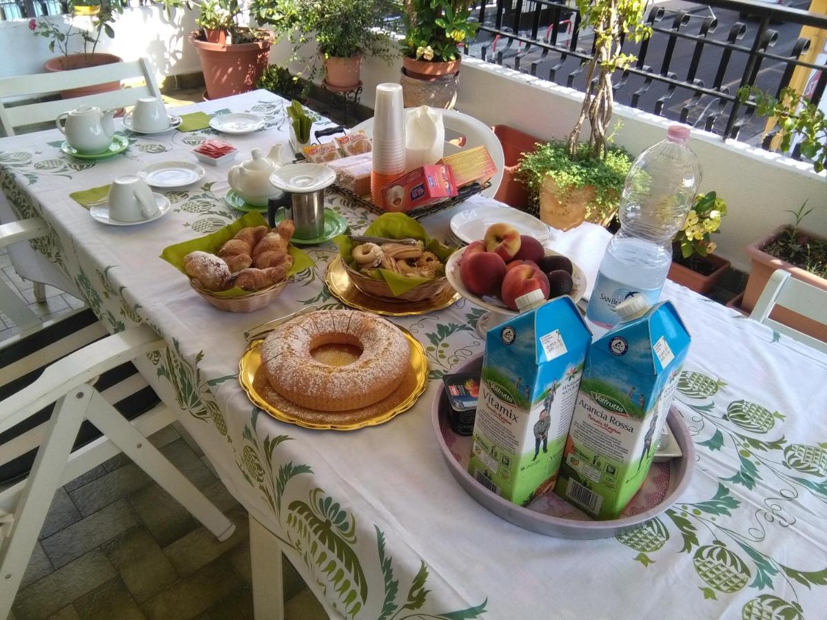 La Castellese Bed & Breakfast Aci Castello Luaran gambar