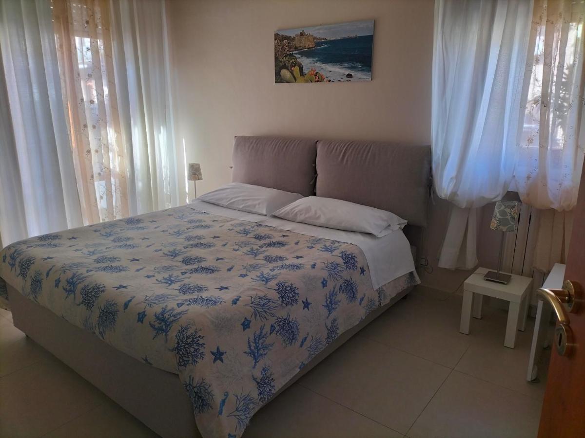 La Castellese Bed & Breakfast Aci Castello Luaran gambar