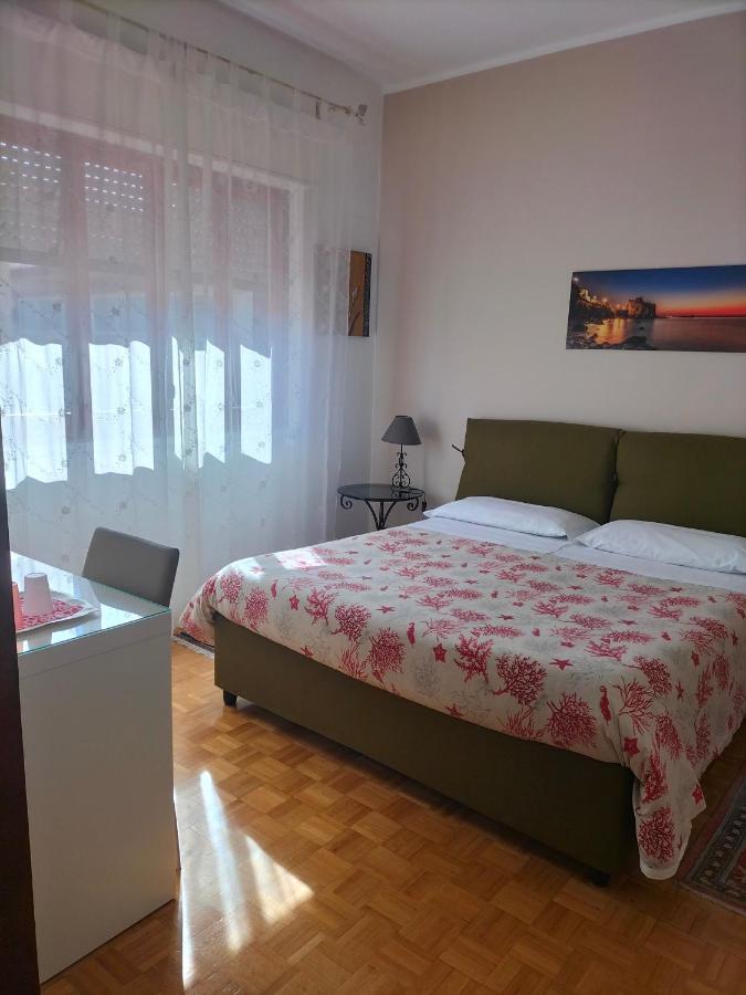La Castellese Bed & Breakfast Aci Castello Luaran gambar